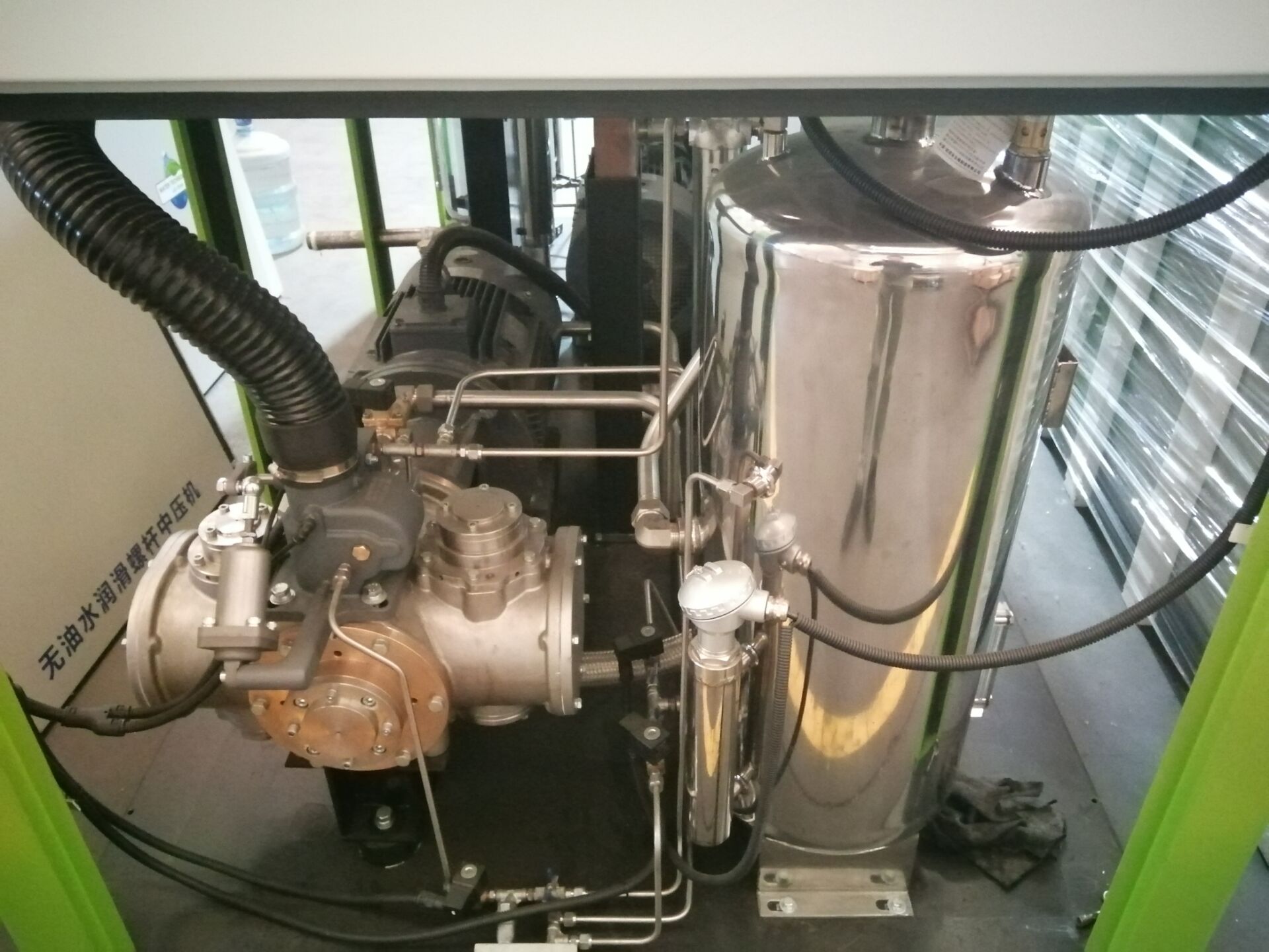 螺桿無油空壓機特點